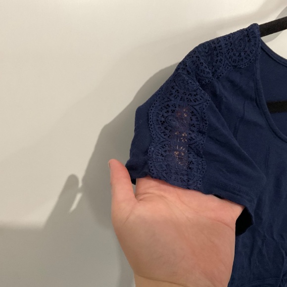 NWOT navy blue maternity/nursing top - Picture 6 of 7